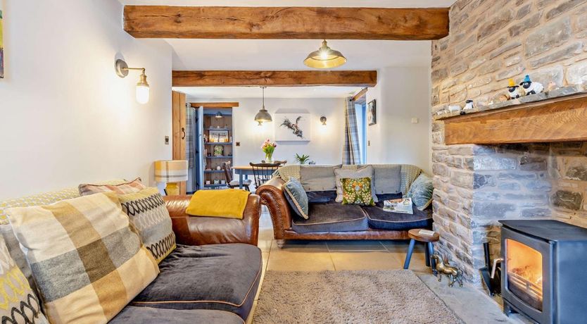 Photo of 2 Bed in Pentre Bach