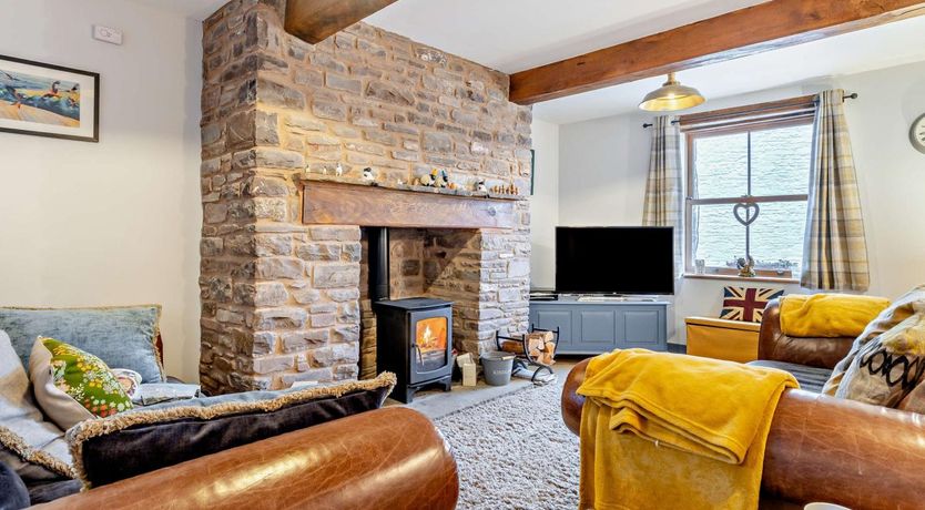 Photo of 2 Bed in Pentre Bach