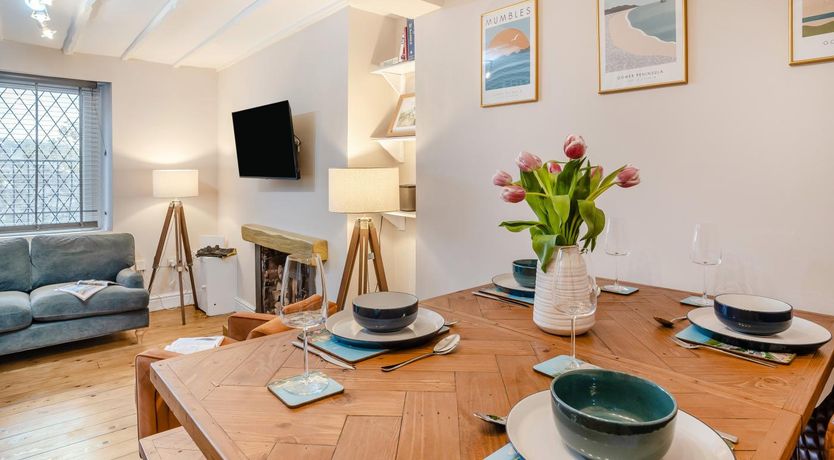 Photo of 2 Bed in Mumbles