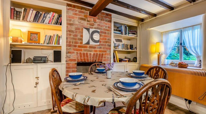 Photo of 2 Bed in Highcliffe