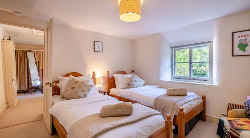 Photo of 2 Bed in Highcliffe