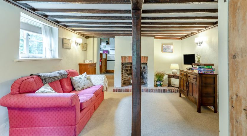 Photo of 1 Bed in Highcliffe
