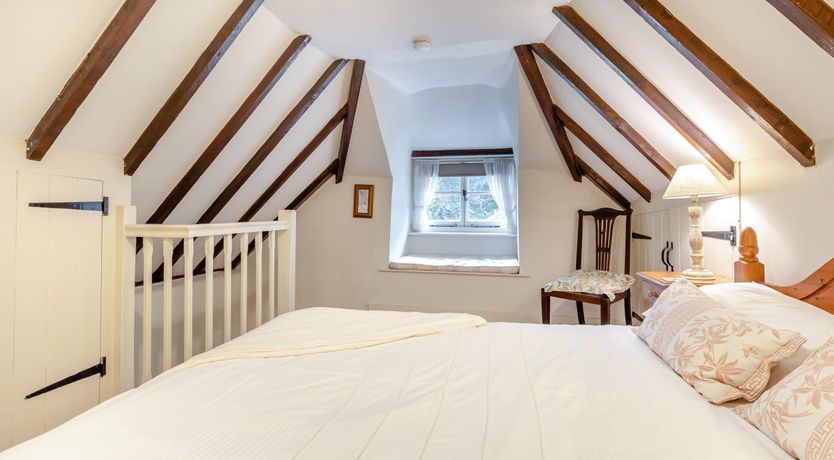 Photo of 1 Bed in Highcliffe