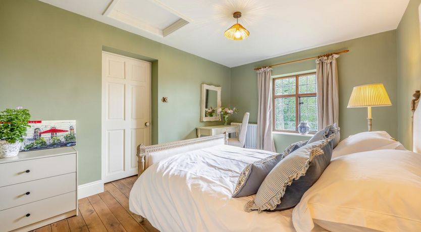 Photo of 1 Bed in Frampton On Severn