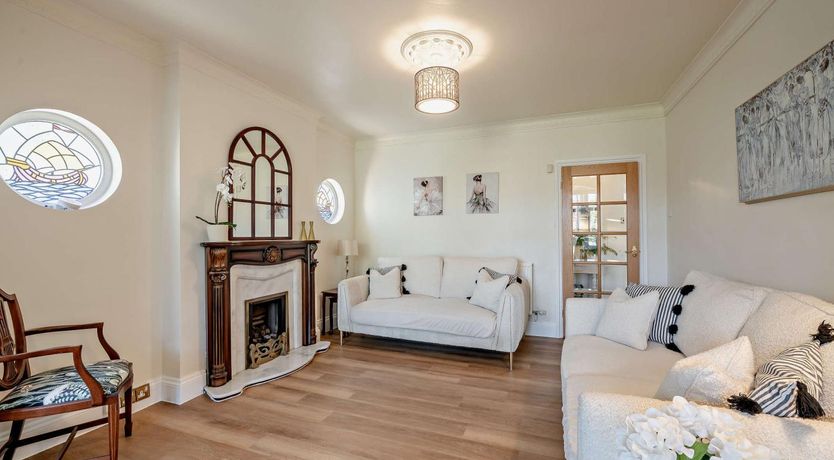 Photo of 4 Bed in Nottage