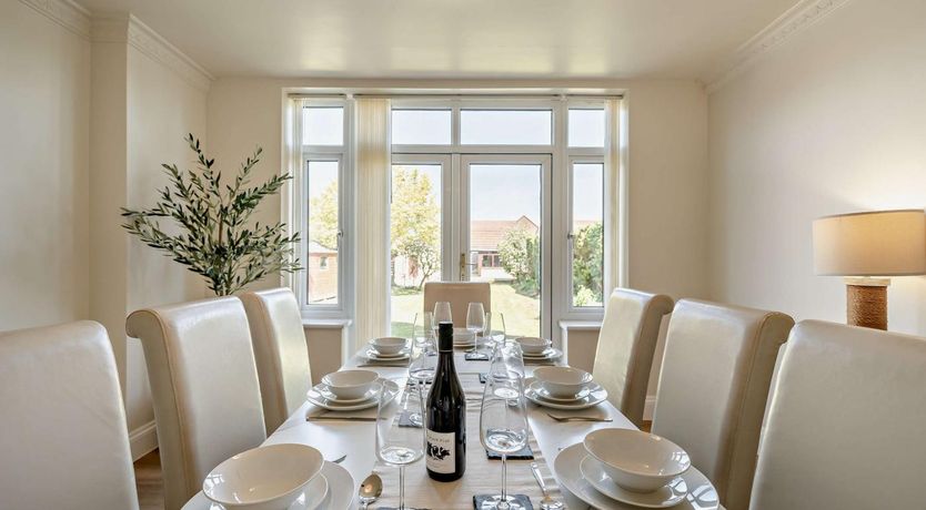 Photo of 4 Bed in Nottage
