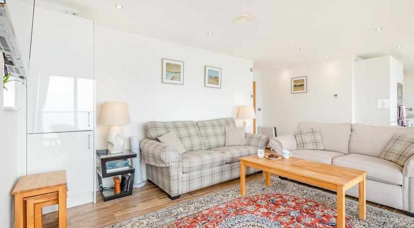 Photo of 3 Bed in Hythe
