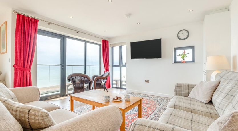 Photo of 3 Bed in Hythe