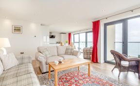 Photo of 3 Bed in Hythe