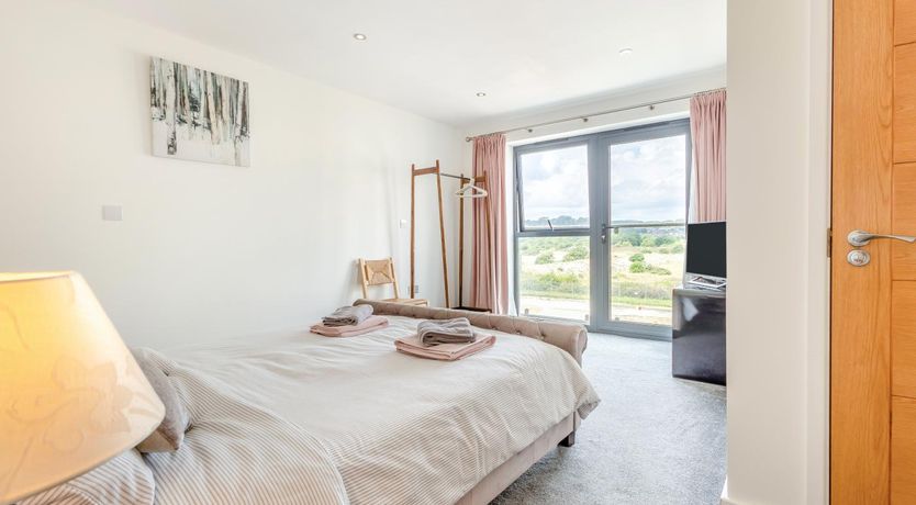 Photo of 3 Bed in Hythe