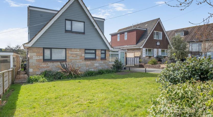 Photo of 3 Bed in Freshwater