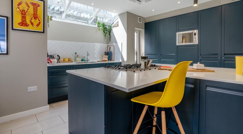 Photo of 4 Bed in Mumbles