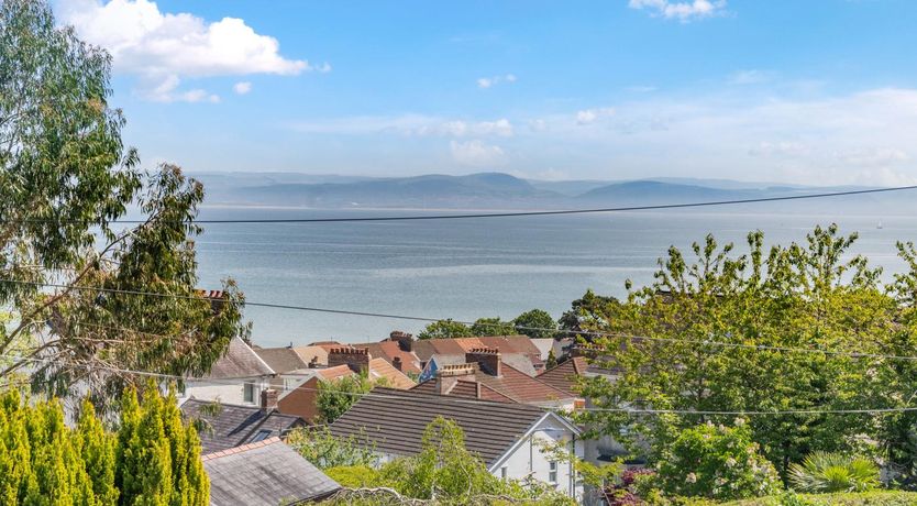 Photo of 4 Bed in Mumbles