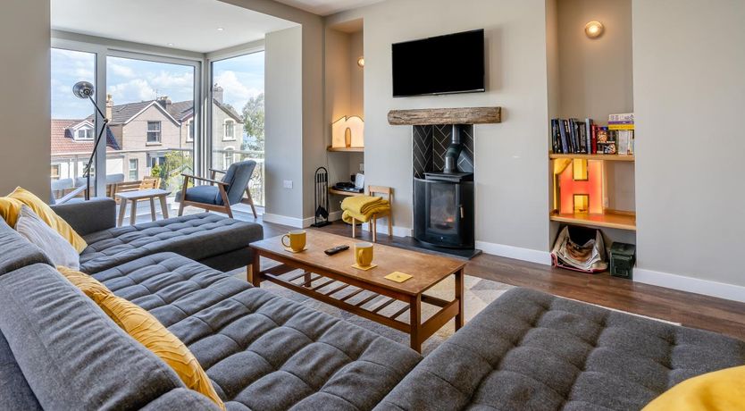 Photo of 4 Bed in Mumbles