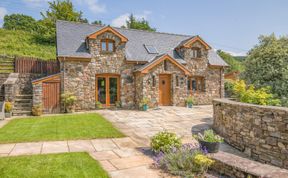 Photo of 3 Bed in Crynant