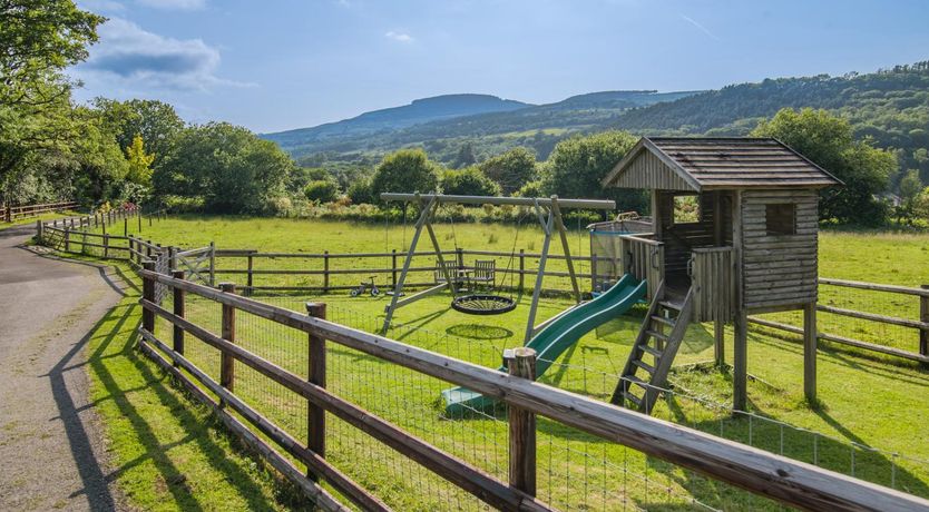 Photo of 3 Bed in Crynant