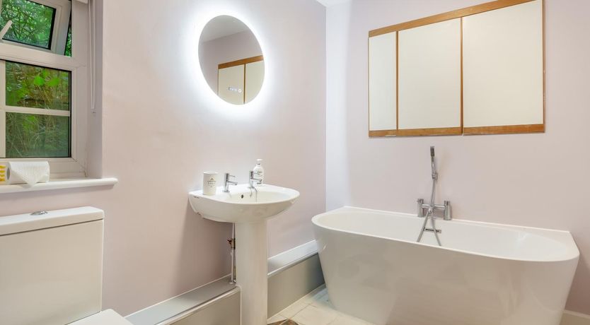 Photo of 2 Bed in Stoke Abbott