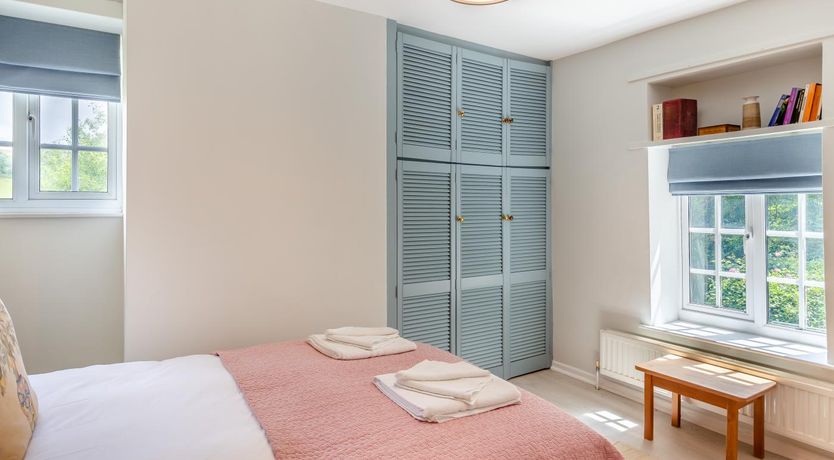 Photo of 2 Bed in Stoke Abbott
