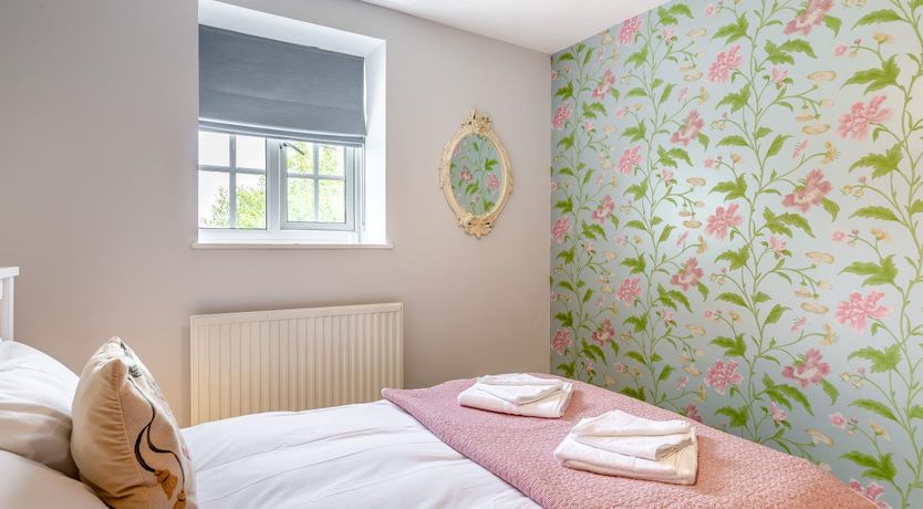 Photo of 2 Bed in Stoke Abbott