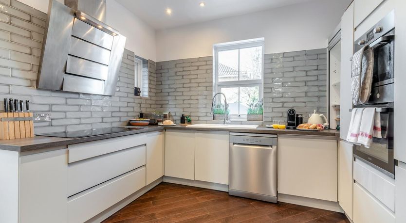 Photo of 4 Bed in Pevensey Bay