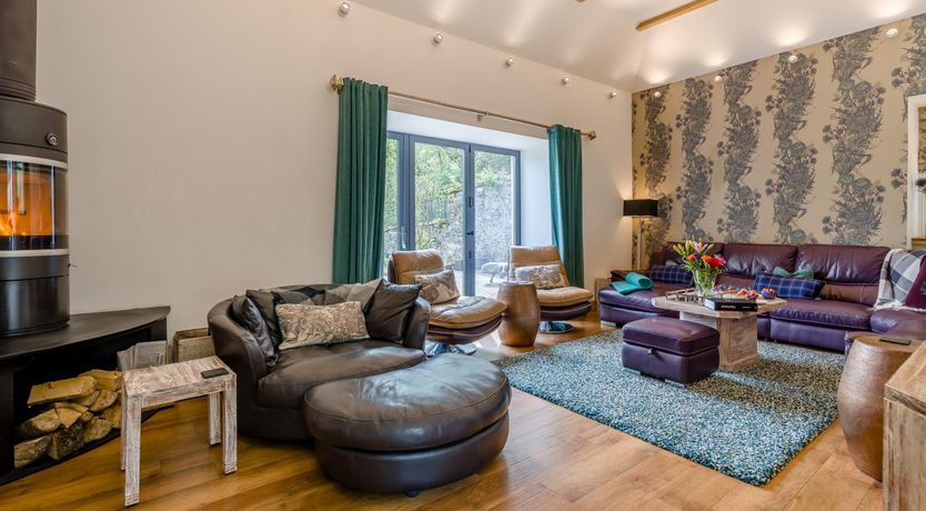 Photo of 5 Bed in Tarbet