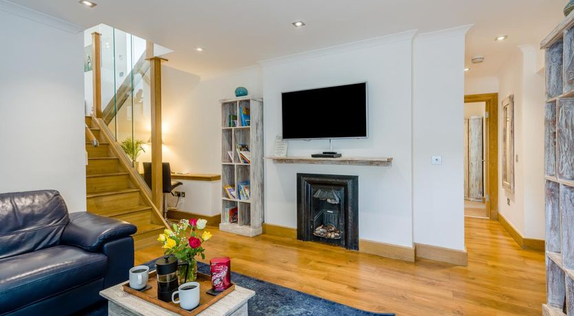 Photo of 5 Bed in Tarbet