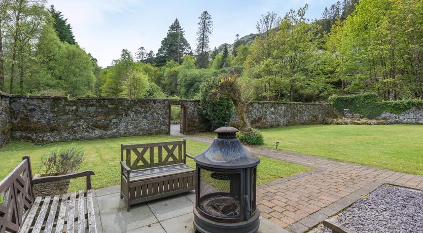 Photo of 5 Bed in Tarbet