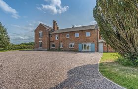 Photo of 7-bed-in-burlton