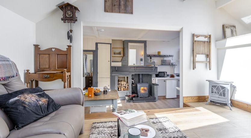 Photo of 1 Bed in Llwyngwril