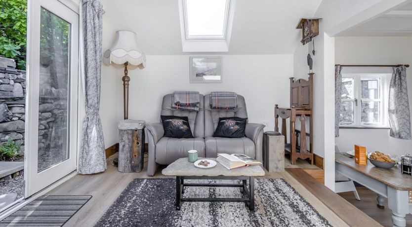Photo of 1 Bed in Llwyngwril