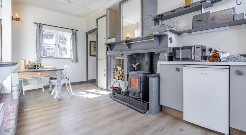 Photo of 1 Bed in Llwyngwril
