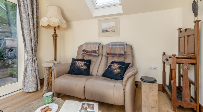Photo of 1 Bed in Llwyngwril