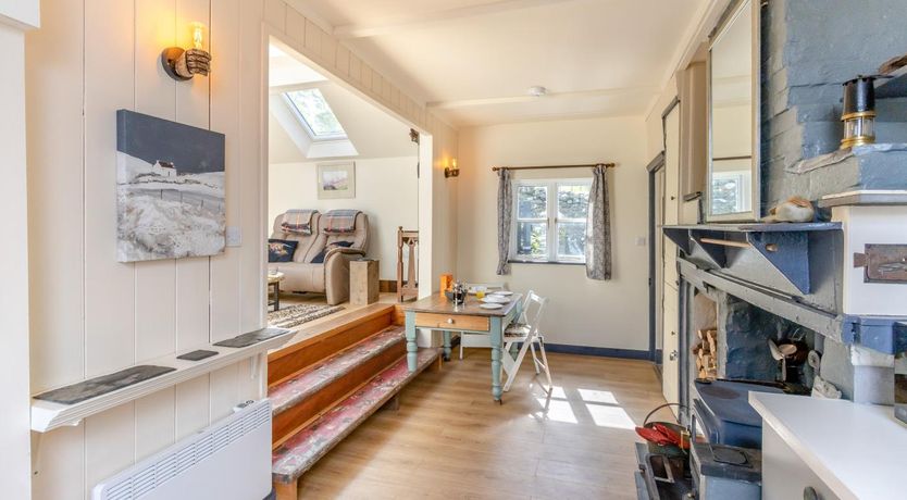 Photo of 1 Bed in Llwyngwril