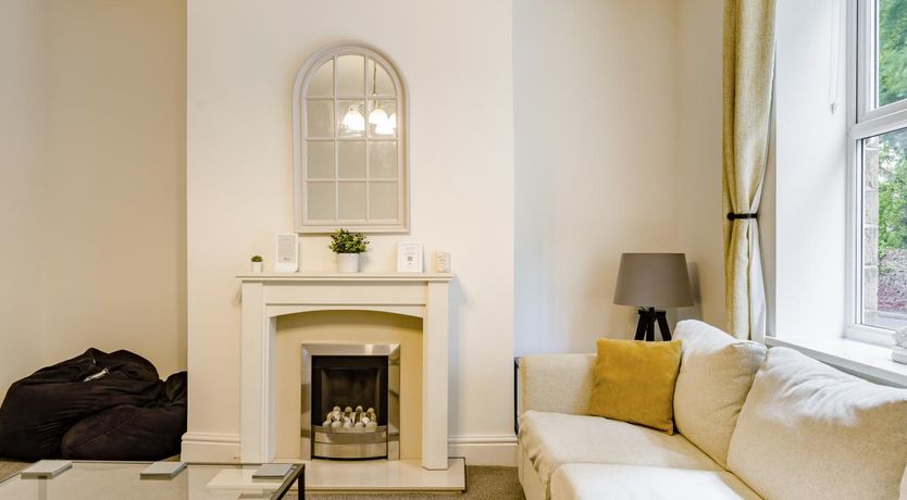 Photo of 3 Bed in Whaley Bridge