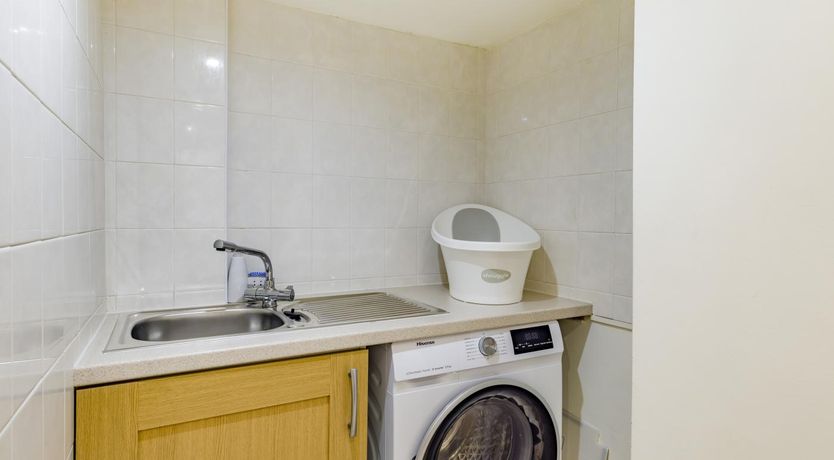 Photo of 3 Bed in Whaley Bridge