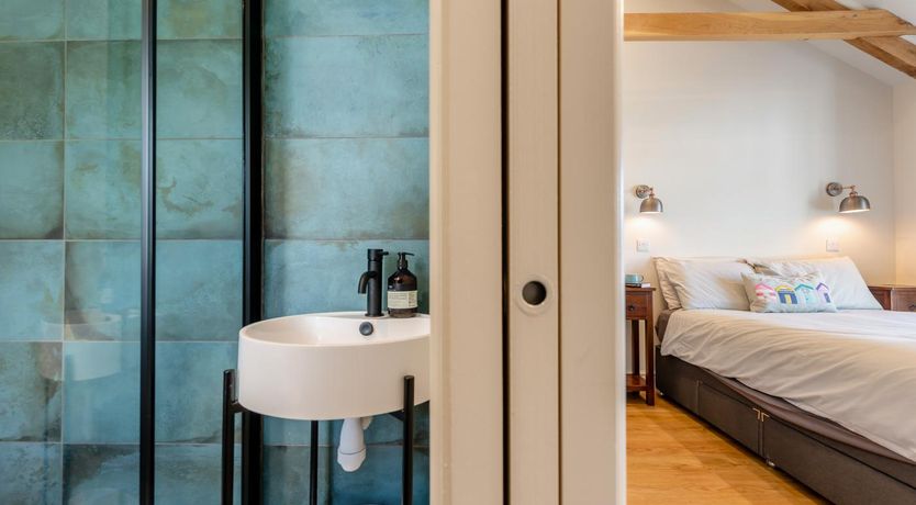 Photo of 2 Bed in Little Haven