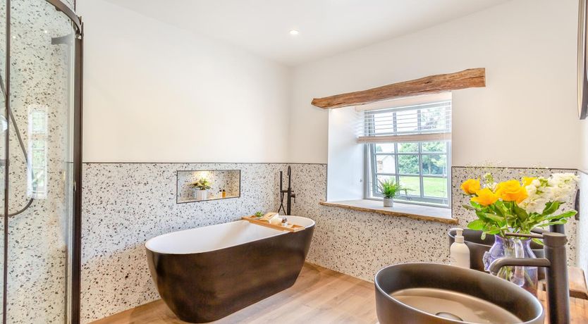 Photo of 5 Bed in Wigglesworth