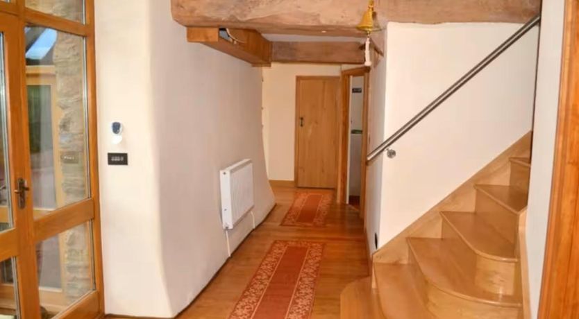 Photo of 4 Bed in Malborough