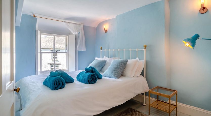 Photo of 3 Bed in St. Teath