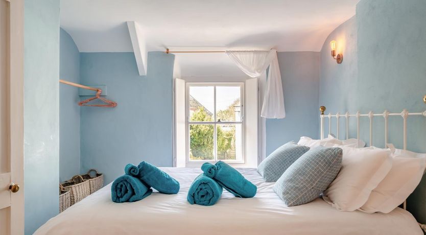 Photo of 3 Bed in St. Teath