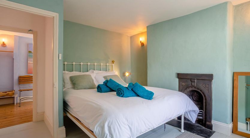 Photo of 3 Bed in St. Teath