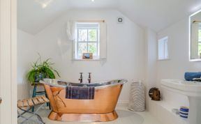 Photo of 3 Bed in St. Teath