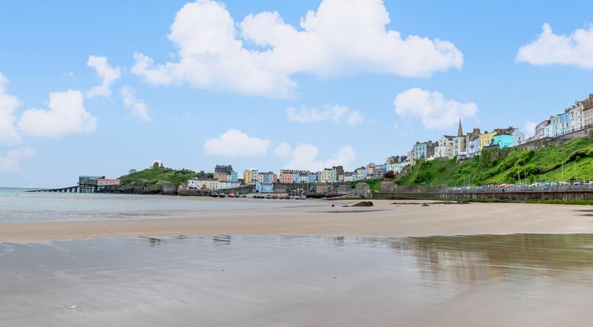 Photo of 2 Bed in Tenby