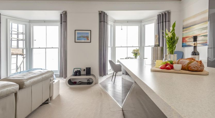 Photo of 2 Bed in Tenby