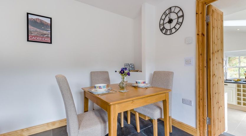 Photo of 1 Bed in Abergynolwyn