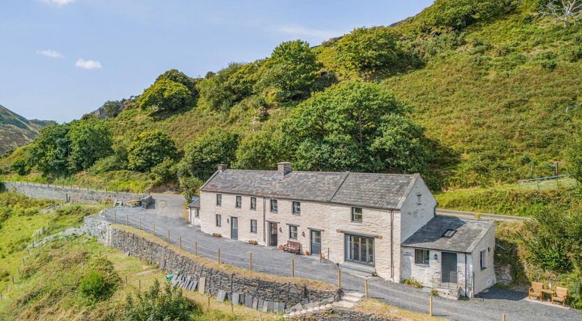 Photo of 1 Bed in Abergynolwyn