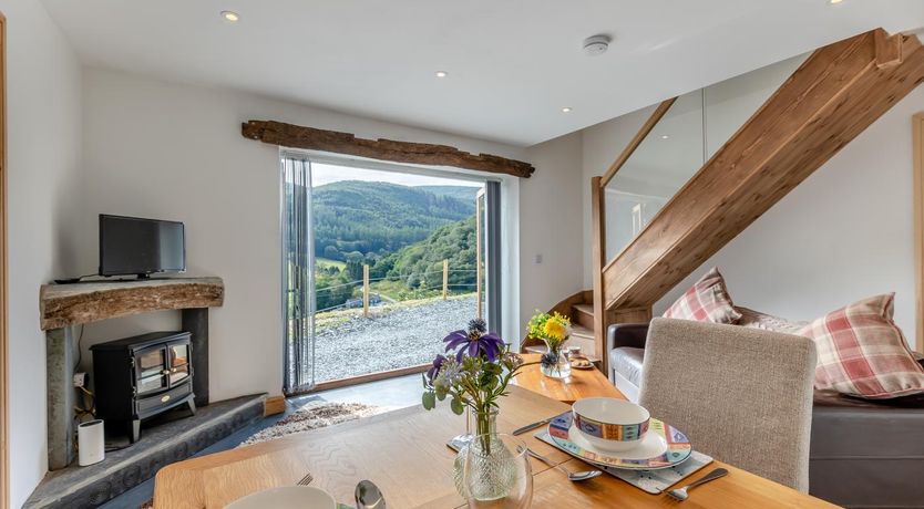 Photo of 1 Bed in Abergynolwyn