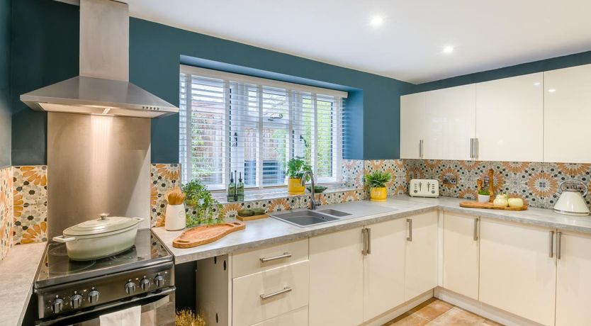 Photo of 2 Bed in Thornton Dale