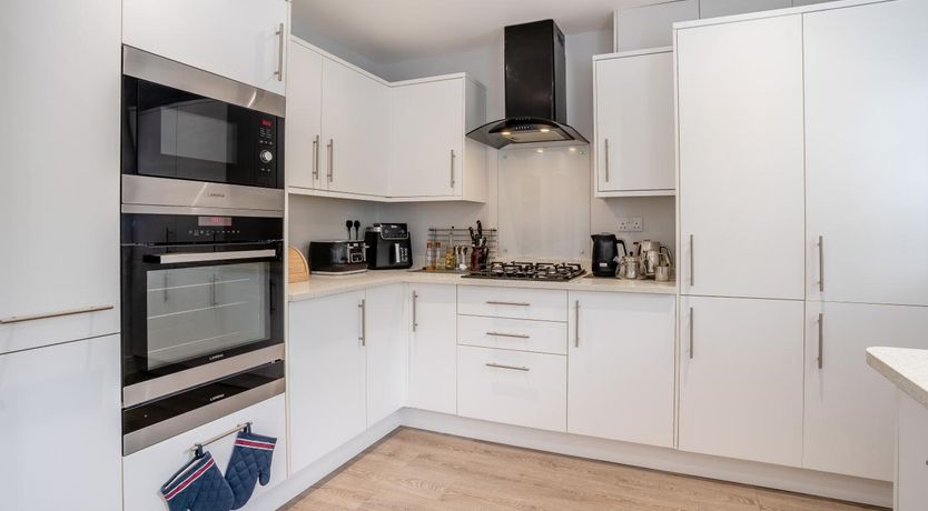 Photo of 5 Bed in Oxwich