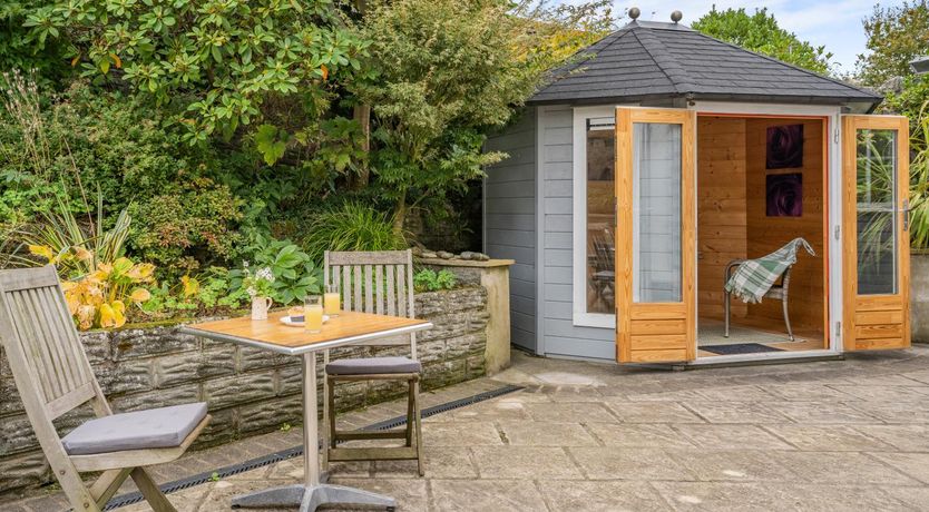 Photo of 5 Bed in Oxwich